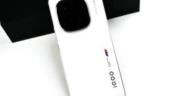 iQOO 12评测：8 Gen3最强调校+电竞芯片Q1 打造安卓性能天花板
