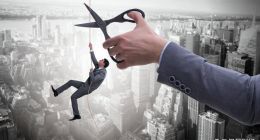 烧光200亿，字节跳动“大撤退”