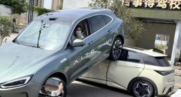 华为牛皮破了？问界三天两场车祸，余承东把汽车当手机做会出人命