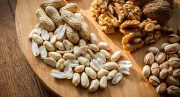 三只松鼠“水逆不止”