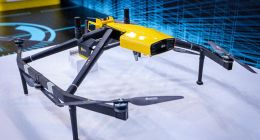 股价再创新低，市值“腰斩”，又陷入无边界战争，美团如何自处？