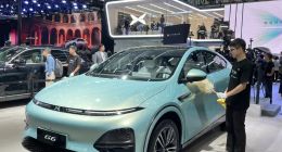 遭“金主”减持、产品轮番降价，小鹏汽车怎么了？