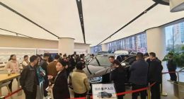 智界S7复制问界M7成功存疑？