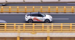 萝卜快跑驶入商业化拂晓时刻