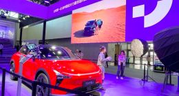 月销三位数，极越汽车“头炮”哑火？