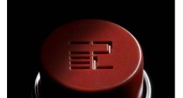 在口碑方面，完美日记“完美摆烂”