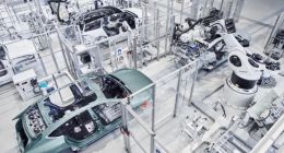 全年亏损超 200 亿，但蔚来的股价为什么还涨了？