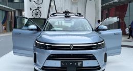 华为问界的冰火两重天：M7“涝死”，M5“旱死”