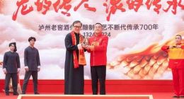 成龙代言火了，泸州老窖要当心“跨界”陷阱