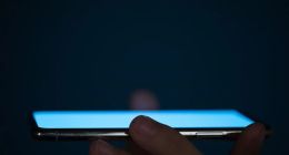 高跟鞋踩屏幕后，OPPO又要断臂求生了