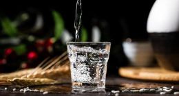 营收跨入300亿大关后，泸州老窖陷百亿长期借款争议