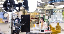 选择强供应链还是强明星，巨头遥望科技如此回应