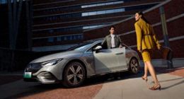 奔驰宝马被曝花钱请人试驾充场：一个小时工资60元