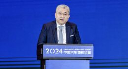 奔驰段建军，嘴上说着诚意，心里全是生意