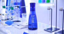 三年暴跌千亿，蓝月亮拿什么来自救？