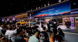 2024成都车展：坦克400汽油版与坦克500 Hi4-T黑武士首发亮相