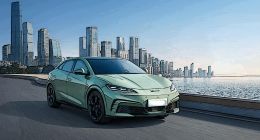 比亚迪高歌猛进背后，高端市场攻坚与出海风险并存