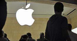 曝苹果已测试多款iPhone折叠屏原型机！但均有明显折痕