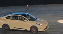 智己汽车的尴尬：传统大厂出品，却学小厂走“黑红路线”？