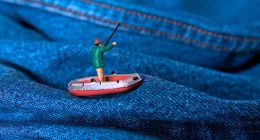 阅文集团董事长换人：业务偏向已失衡，蒲海涛是救火还是浇油？