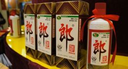 IPO多次折戟，高端化受阻，汪俊林的百年郎酒蓝图只是“水中月”？