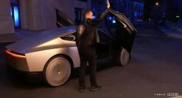 特斯拉Robotaxi登场，马斯克的flag却倒了