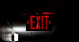 闪送上市，还未拿到“解药”