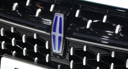 销量大幅下滑，航海家新款减配遭诟病，林肯汽车再遇危机时刻？