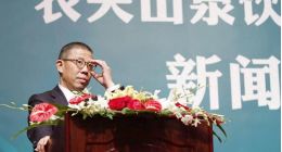 传钟睒睒要求农夫山泉包装水部门立下军令状：抢不回市场，就下课！