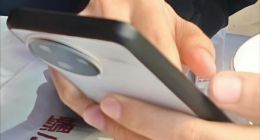 Redmi K80系列真机谍照曝光：采用圆形相机模组 背部设计大改