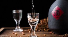 洋河股份业绩降速难凉高涨薪“热情”，谁来为洋河“降速”买单？