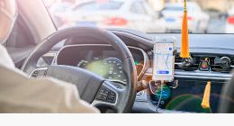 时隔6年卷土重来，高德要靠顺风车翻盘？