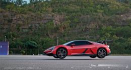 仰望U9“飞跃”功能上线 行驶中可四轮离地