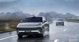 星纪元ET增程四驱“钉胎”爬雪坡遭质疑，销量低迷局面何时破？
