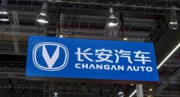 长安汽车面临“抄袭门”与亏损，朱华荣500万辆目标如何实现？