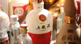 五粮液新帅华涛挑战重重：单季增速创新低，百亿分红难解内卷