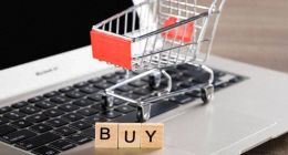 转型AI后值得买业绩持续下滑，前三大股东逢高减持