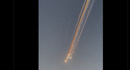 SpaceX“星舰”试飞壮观落幕：一级火箭成功回收，二级飞船燃烧如烟花