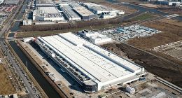 特斯拉上海储能超级工厂正式投产 首台“中国智造”Megapack已下线