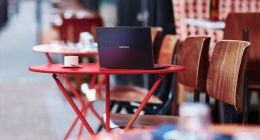 电源适配器将告别历史舞台！联想展示全球首款超薄太阳能PC