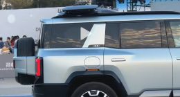 第一视角 体验比亚迪智能车载无人机