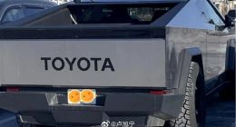 美国特斯拉车主为抗议马斯克：相继把车标换成奔驰、本田、马自达等