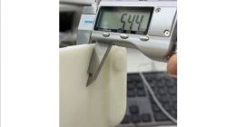 iPhone 17 Air机模谍照曝光：厚度仅5.44mm