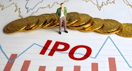 用AI换掉“轻松筹”，轻松健康不想成为下一个水滴筹？