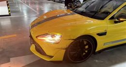 小米SU7 Ultra首撞：前翼子板及大灯撞裂