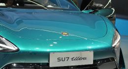 观点湃｜用4.2万元的“皇帝新衣”，小米SU7戳破了信任泡沫