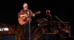 许巍沙漠星空开唱 捷途方盒子大会点燃越野文化新爆点