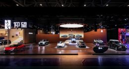 2025粤港澳车展：仰望U8L曜石黑配日珥金全新车色首发