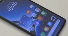 REDMI K80至尊版真机亮相：超声波屏幕指纹 油手轻松解锁