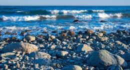 石头科技站在十字路口：港股梦未圆，裁员潮已至